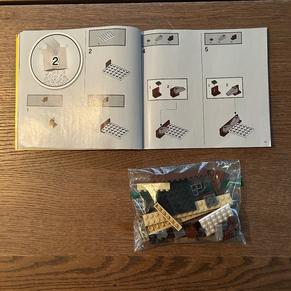 Lego Harry Potter Hogwarts Magical Trunk #76399 - Picture 7 of 12